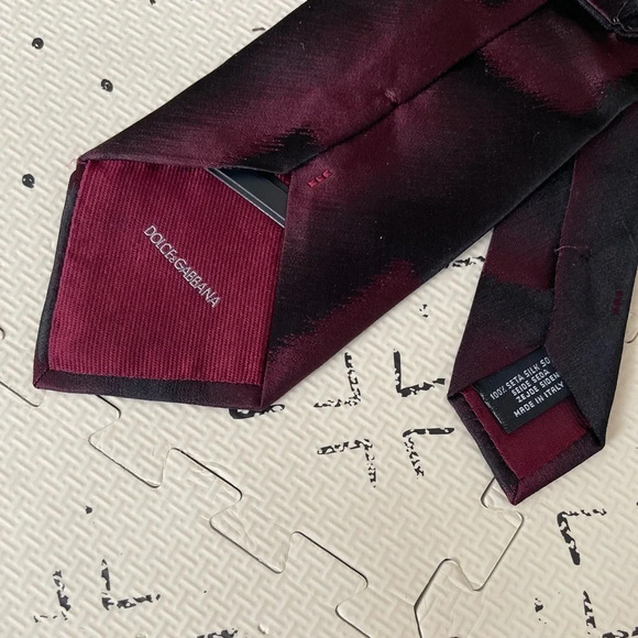 Dolce & Gabanna black and burgundy‎ classic men’s tie - Picture 3 of 4
